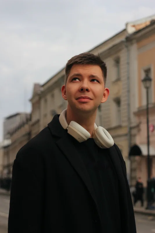 Александр Лазарев